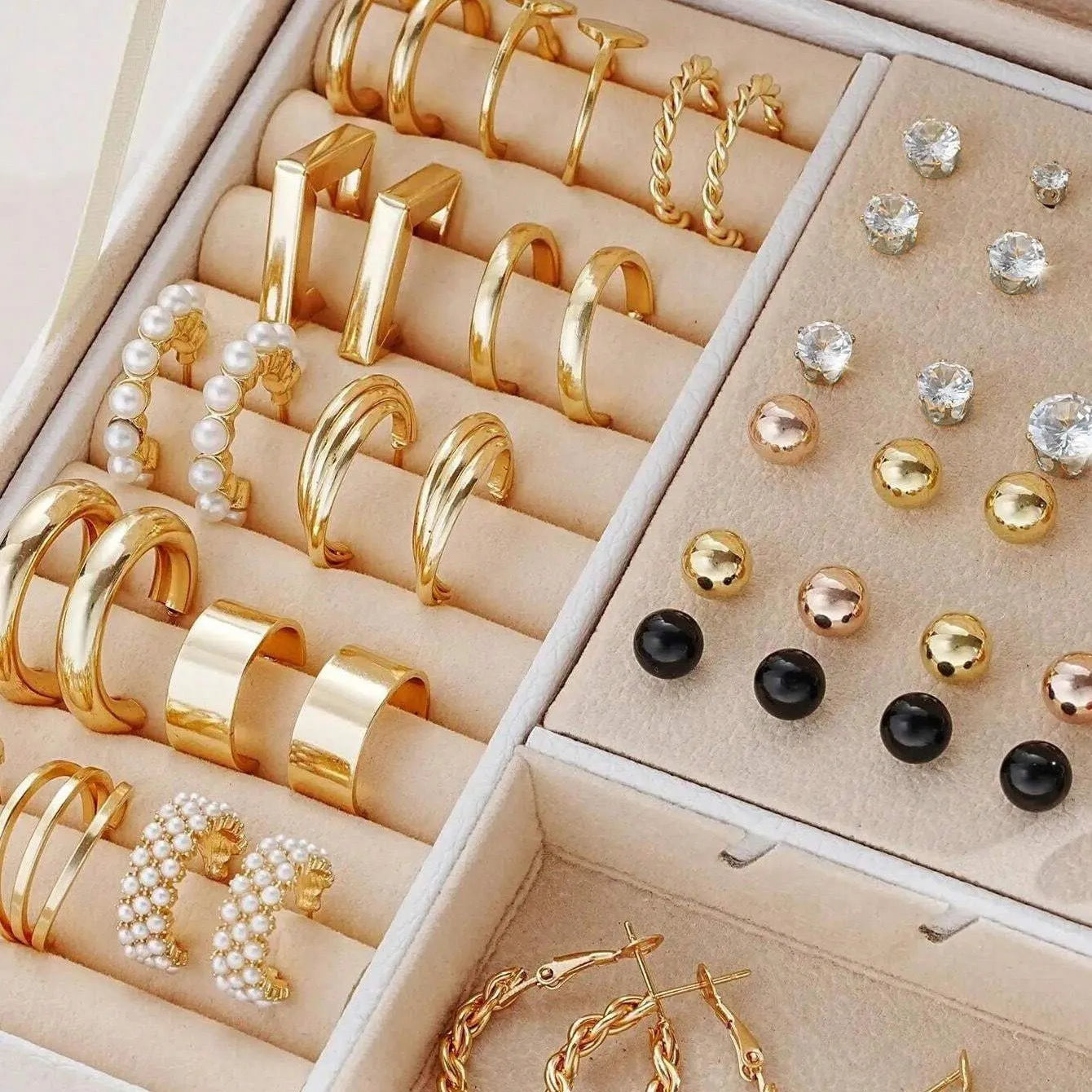 108 geometric drop earrings with round pearls in electroplated gold and yellow finish