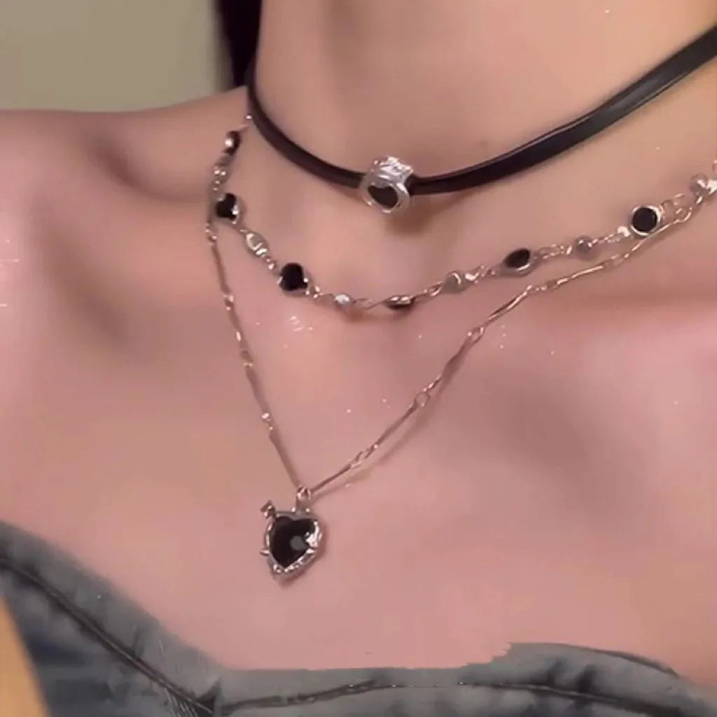 Women's adjustable heart necklace with leather layers and alloy pendant on 41-50cm chain