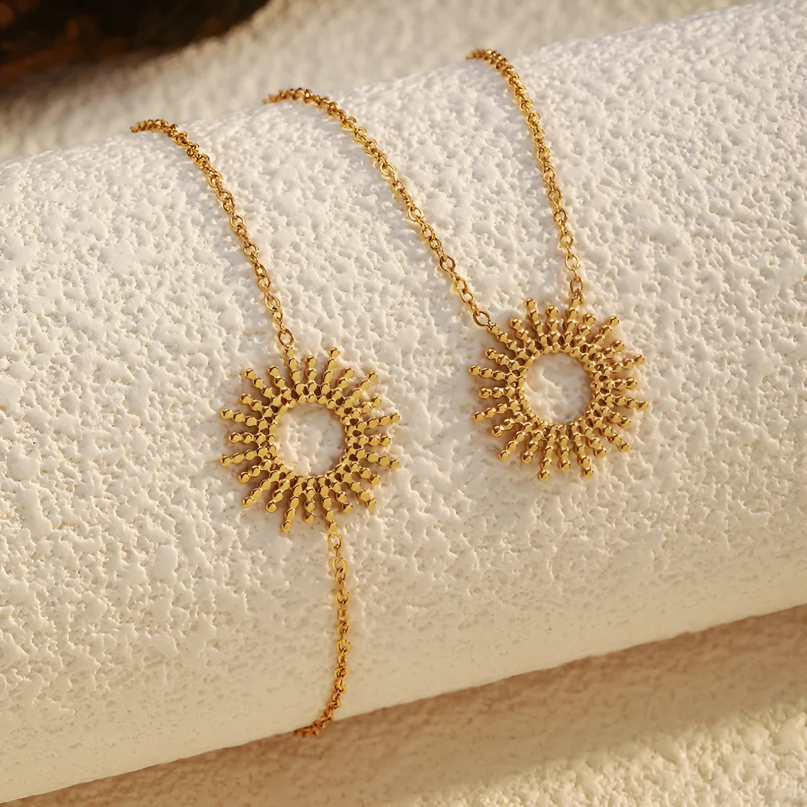 14K stainless steel geometric chain necklace and bracelet set with sunflower motifs