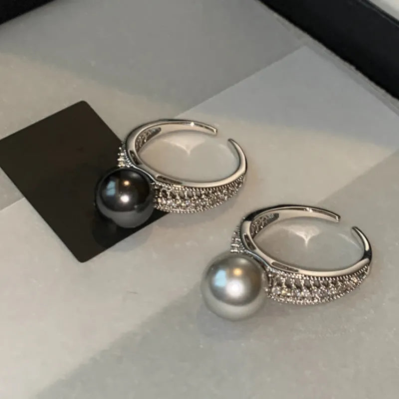 Women's geometric black pearl ring with adjustable open copper band for index finger