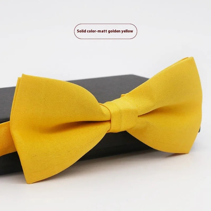Flat head style bow tie in small plaid pattern measuring 12x6cm for formal wedding and business wear