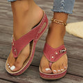 Women's retro-style flip-flop sandals with a PU upper and lightweight EVA sole on a herringbone scaffold.