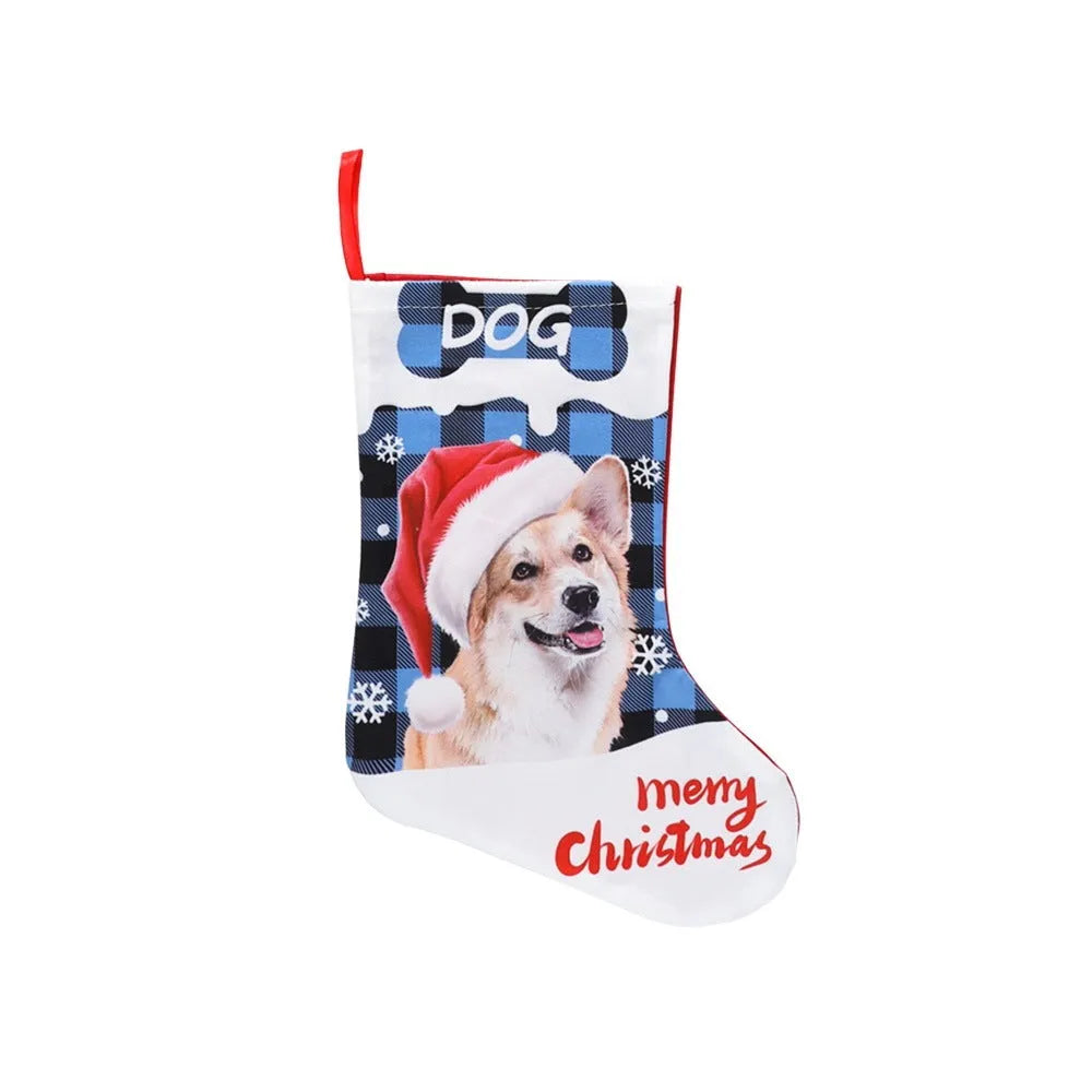 Green and black plaid cat printed cloth Christmas decoration measuring 26x36cm.