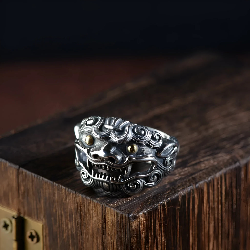 Silver open-style ring with a domineering engraved zodiac animal Jibeast pattern.