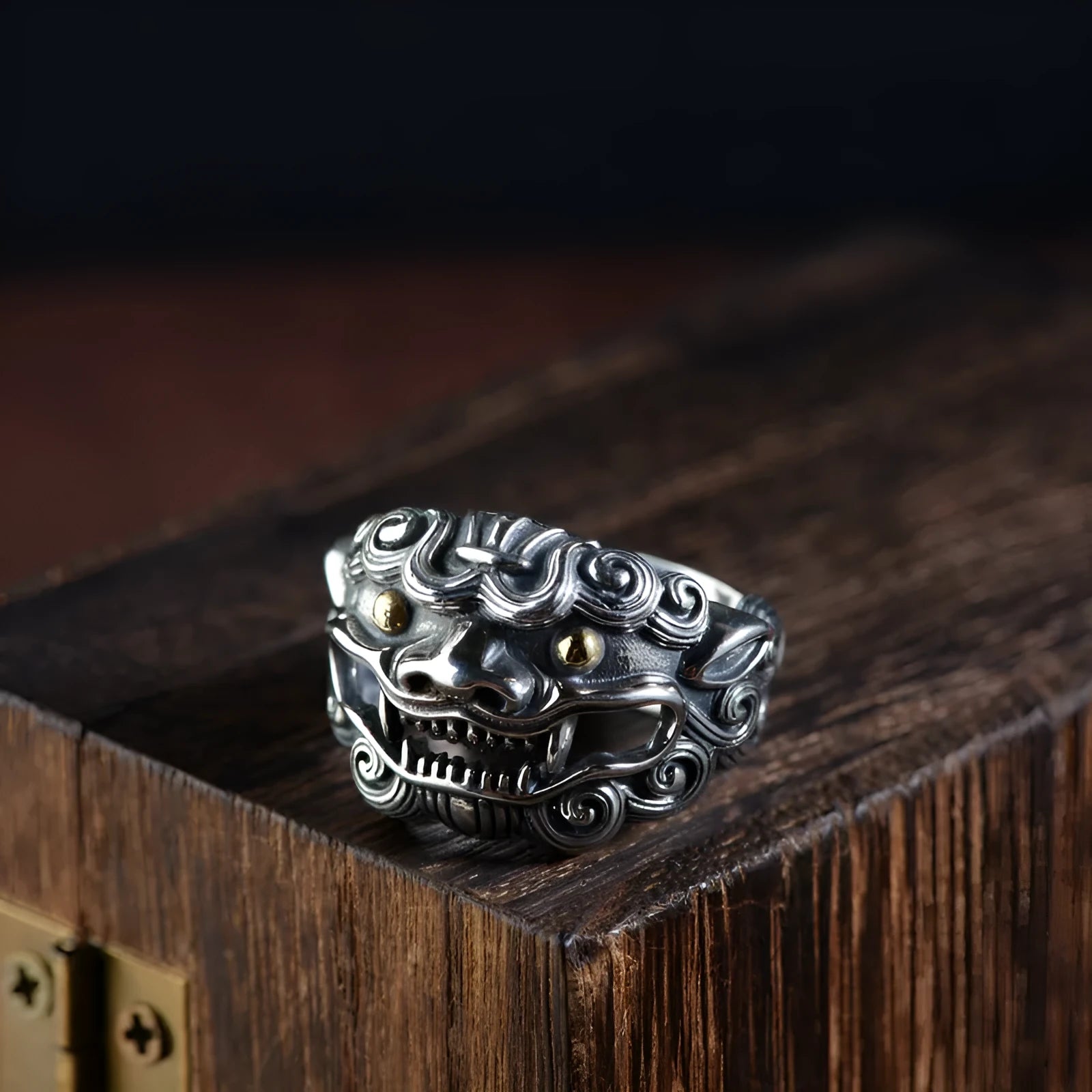Silver open-style ring with a domineering engraved zodiac animal Jibeast pattern.