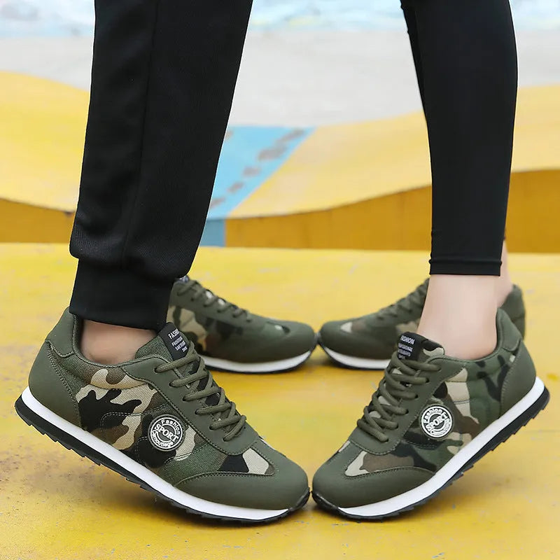 Camouflage pattern sports running shoes with suede upper and low-top design on foam sole