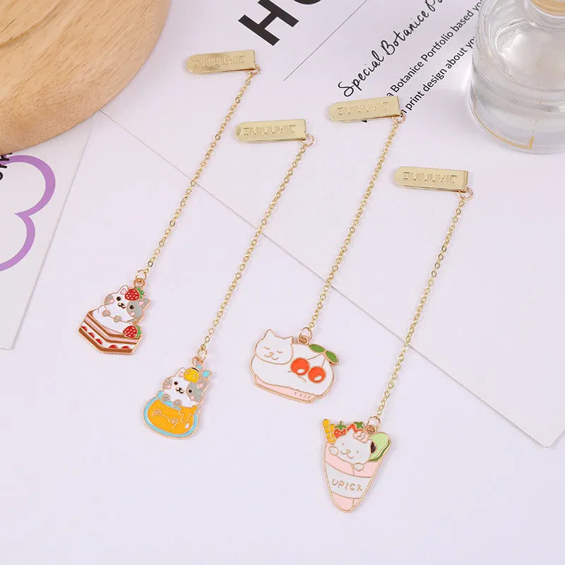 Creative metal pet cat bookmark with cartoon design measuring 3.8cm by 18.3cm
