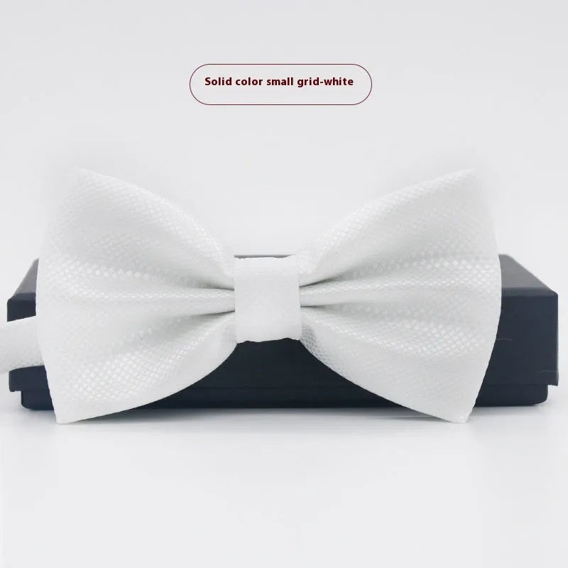 Flat head style bow tie in small plaid pattern measuring 12x6cm for formal wedding and business wear