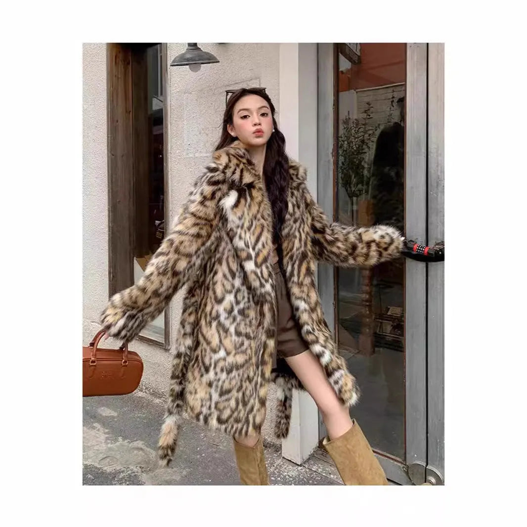 Artificial faux fur fashion coat with fur collar and pockets in 80cm length
