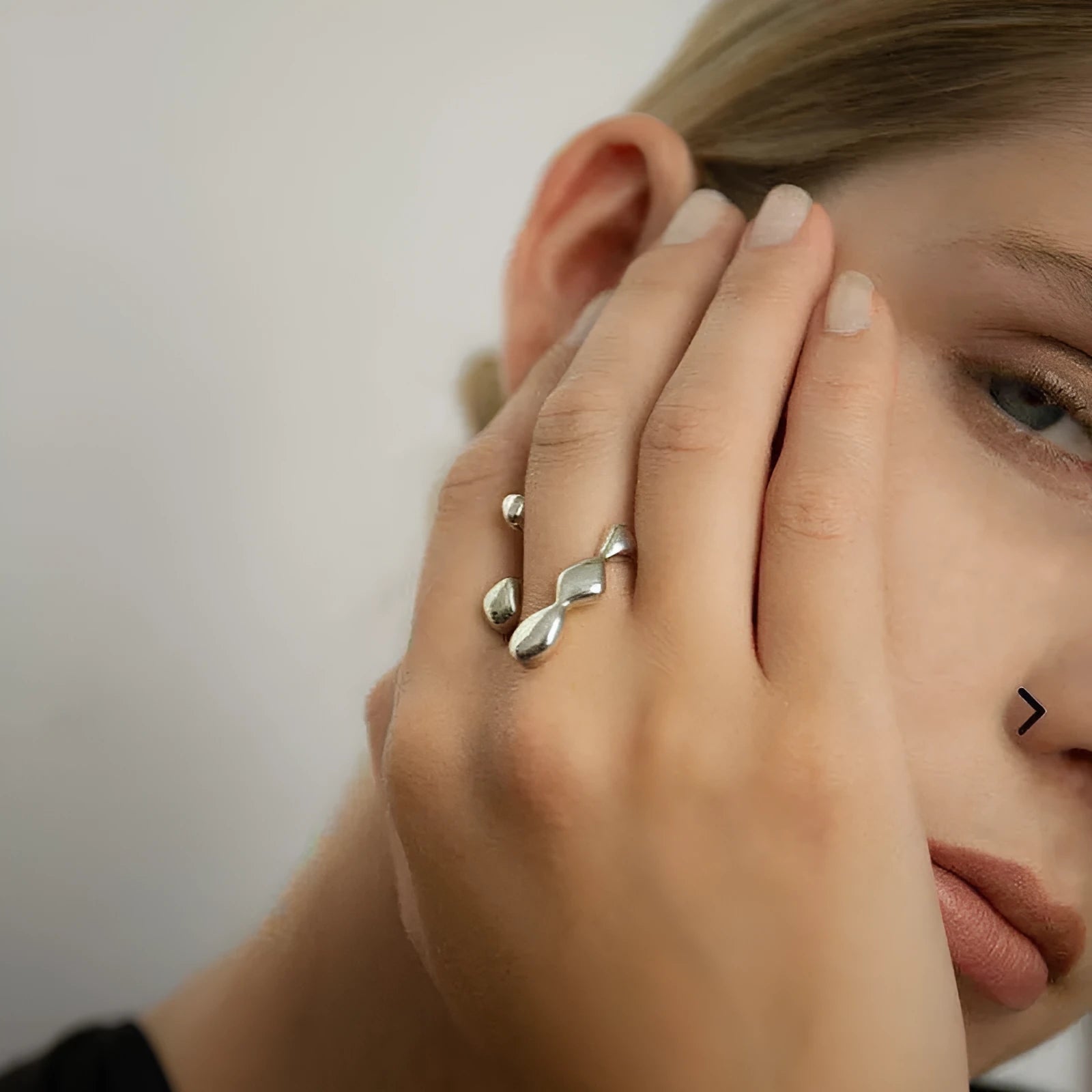 Adjustable opening brass fashion ring with circular sphere decoration in gold or silver finish