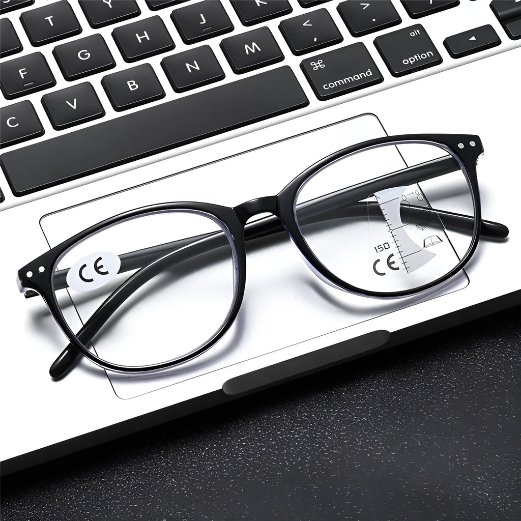 Women's ultra-light multi-focus presbyopic glasses with black frame and clear lenses