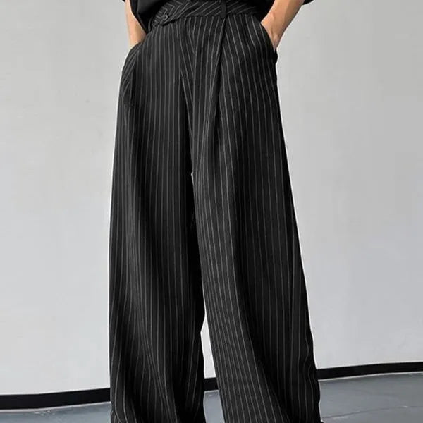 Black men's trousers with vertical stripes and front pleats on a high elasticity fabric.