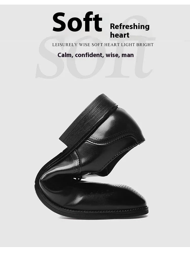 WC85505 Black formal leather brogue shoes for men with pointed-toe lace-up design, low heel, and rubber sole