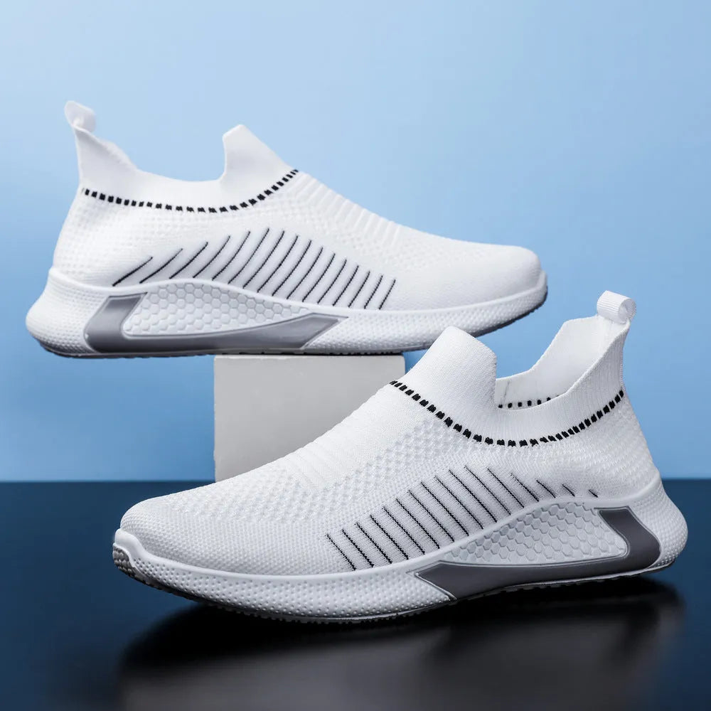 Men's low-top striped sneakers with flyknit mesh upper and slip-on lace design