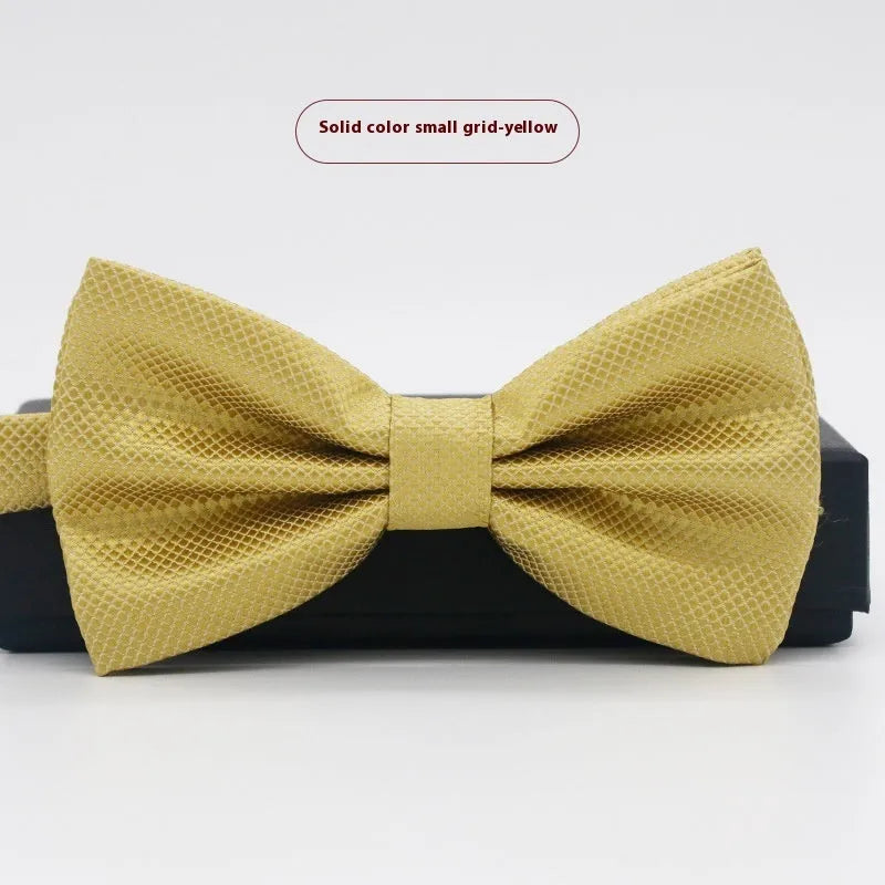 Flat head style bow tie in small plaid pattern measuring 12x6cm for formal wedding and business wear