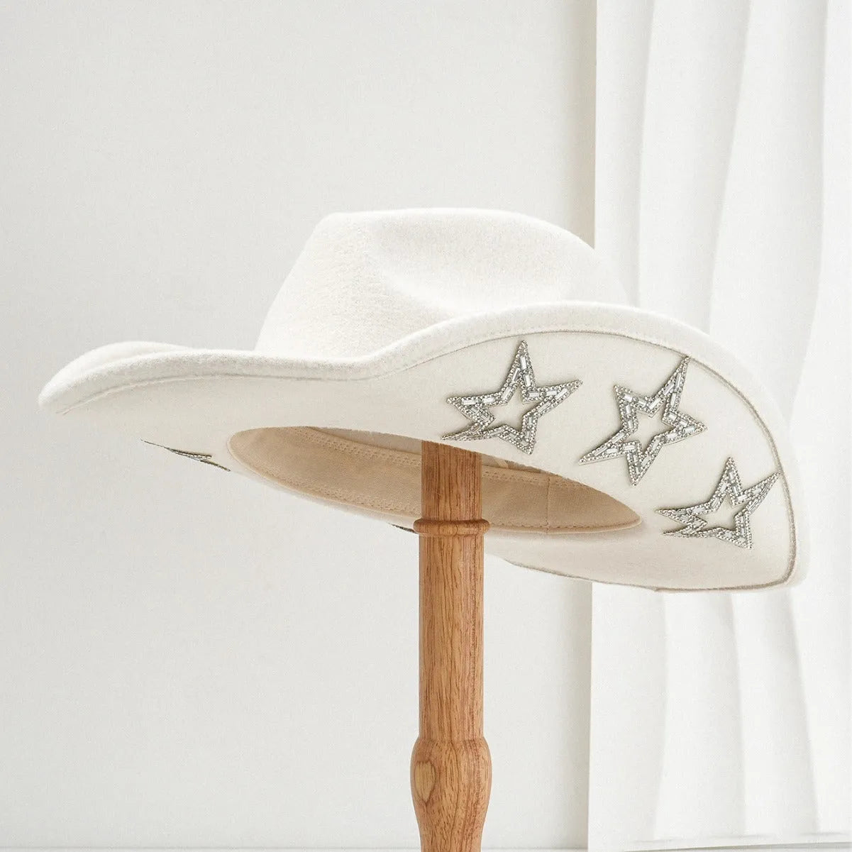 Polyester felt Western denim top hat with conical crown and hexagonal star detail in beige colour
