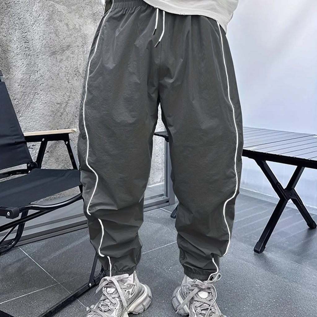 Men's blue bamboo fibre sports trousers with cropped length and elastic waistband