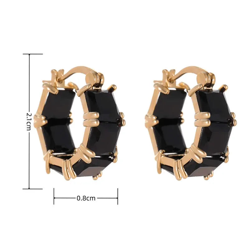 Geometric U-shaped earrings with black crystal zirconium stones in gold plating