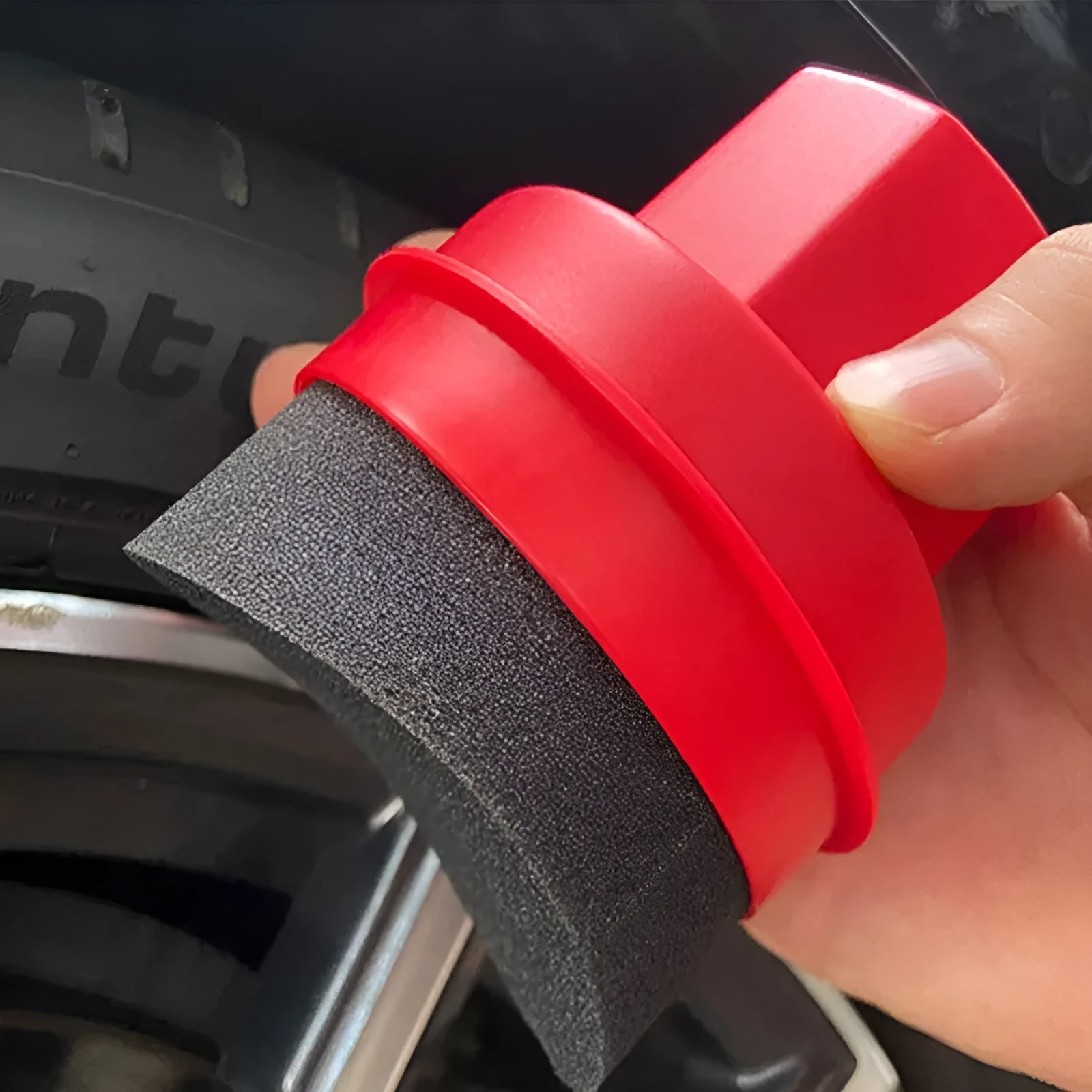 Car tyre polishing sponge brush with PP handle and high-density sponge in red curved hardened configuration