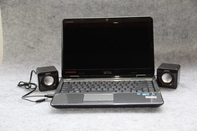 Small black square USB speaker for 700B model computer desktop