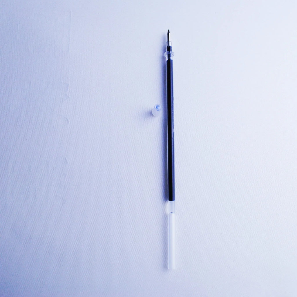 Blue automatic fading pen set with 0.5mm tip, eight refill cartridges, and plastic holder.