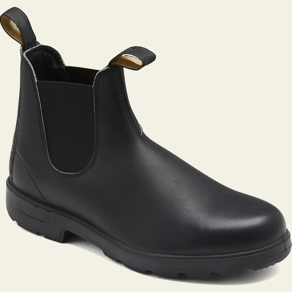 Vintage-style Chelsea boots with car suture detailing on artificial PU upper and beef tendon soles