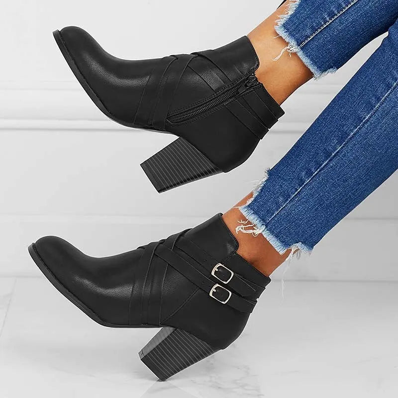 Plus size short boots with 7cm heel and side zipper in solid color