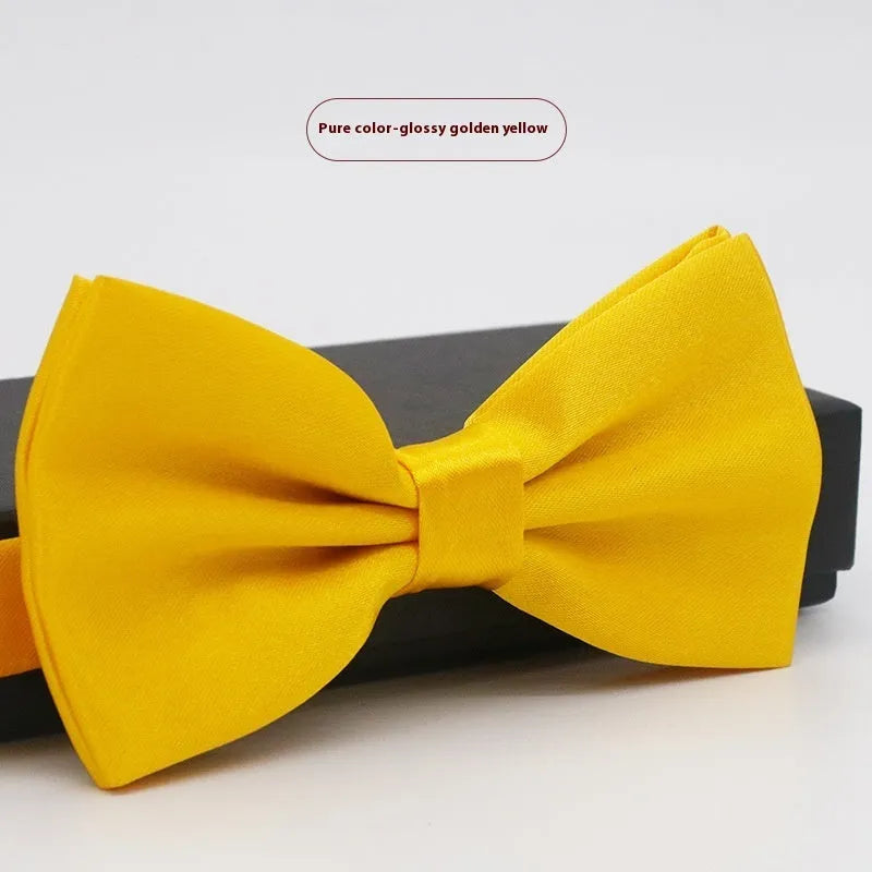 Flat head style bow tie in small plaid pattern measuring 12x6cm for formal wedding and business wear