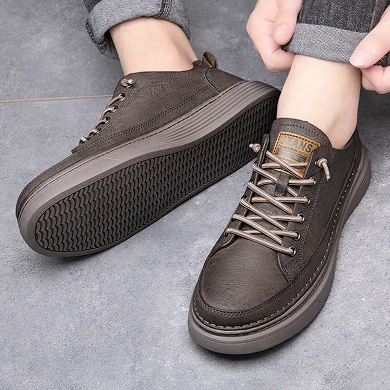 Men's brown waterproof casual sneakers with flat heel and faux leather lining