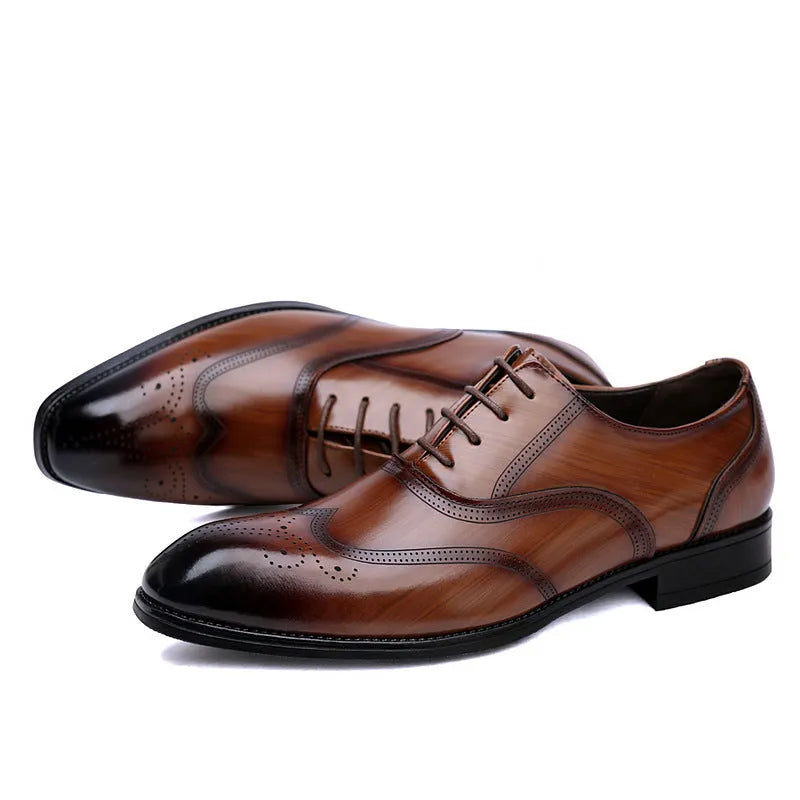 WC85505 Black formal leather brogue shoes for men with pointed-toe lace-up design, low heel, and rubber sole