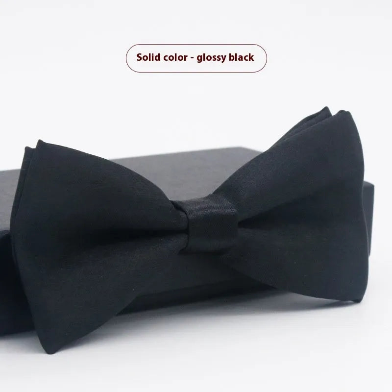 Flat head style bow tie in small plaid pattern measuring 12x6cm for formal wedding and business wear