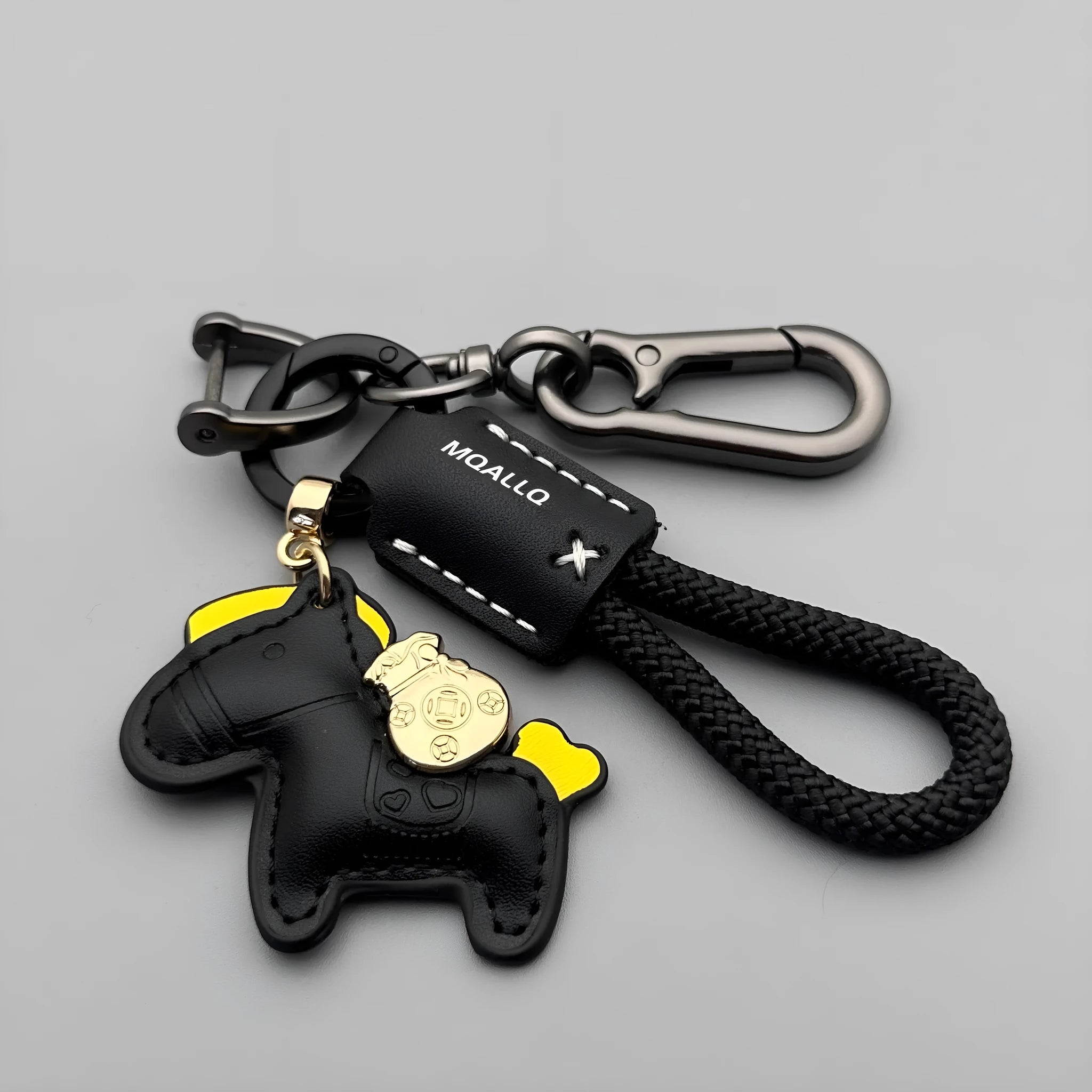 Handmade cowhide car key ring pendant with zinc alloy pony buckle and flanelle rope cord in multiple colour options