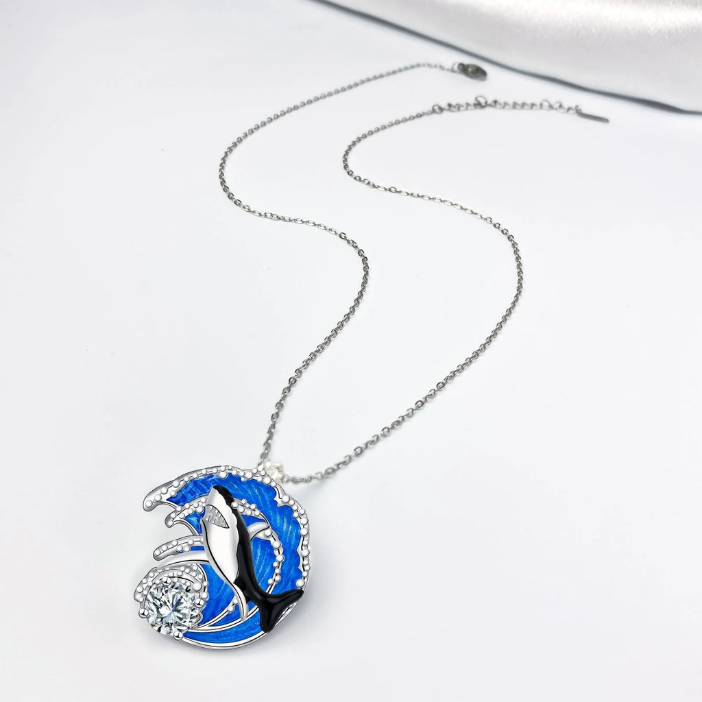 Women's shark pendant necklace with copper material and cross chain, adjustable 41-50 cm length