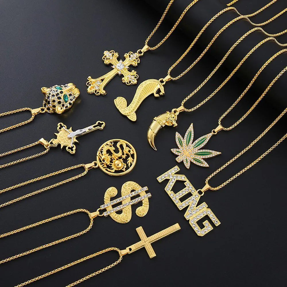 Gold-coloured geometric alloy pendant necklace with an inlaid zircon stone for women.