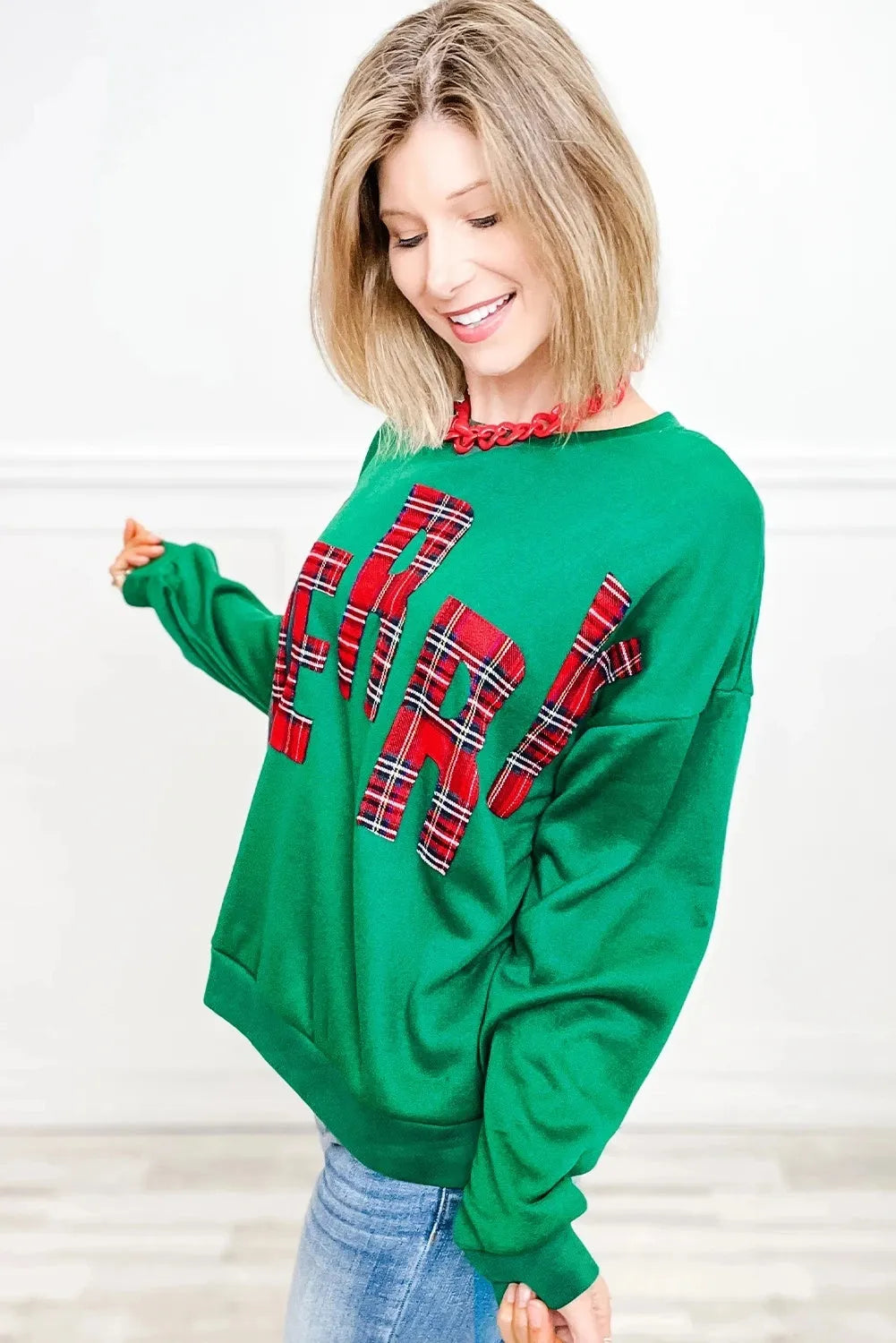 Women's white embroidered letter pattern side plaid loose fit long sleeve pullover sweater