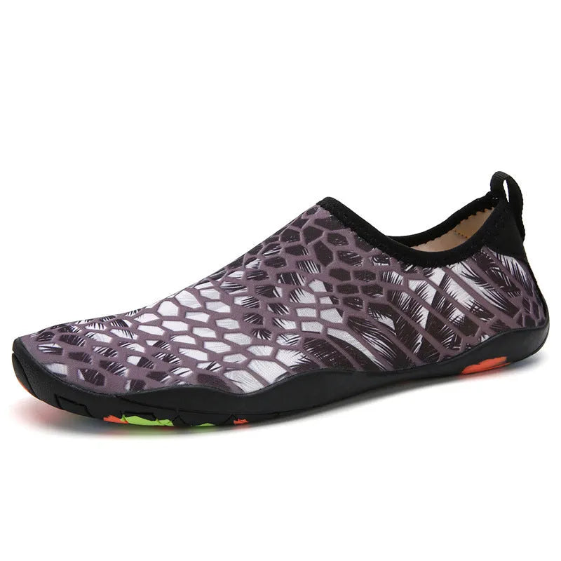 Lycra fabric beach wading shoes with EVA foam midsoles in multiple colours