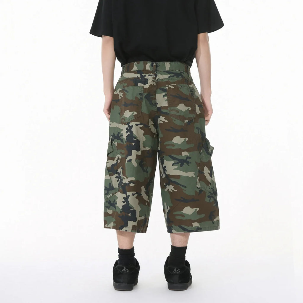 Men's camouflage wide leg cotton jeans with side stitching and large pockets