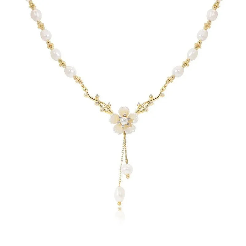 Alloy chain necklace with pearl flower pendant and rose floral design elements