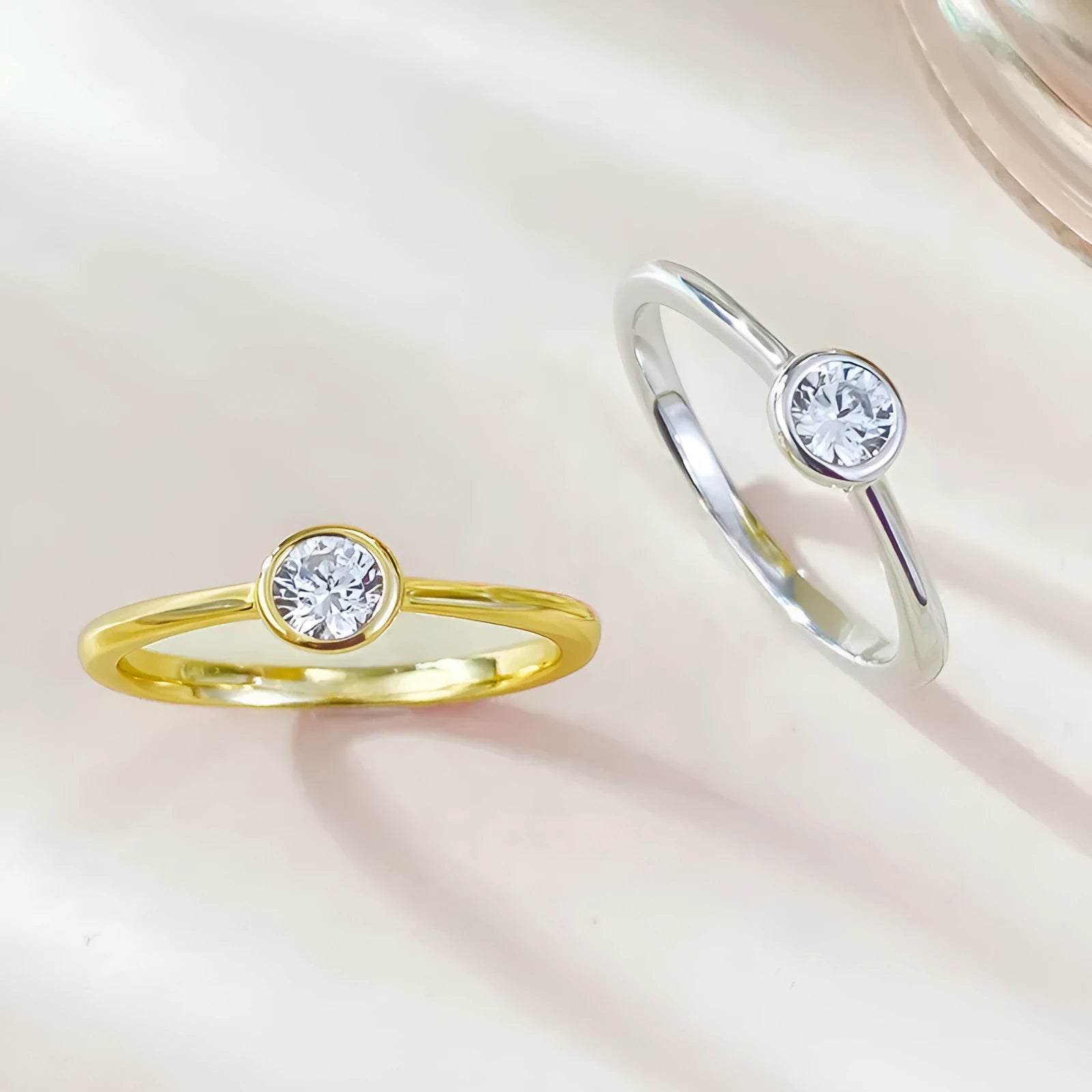 Minimalist silver crown ring with linear details in electroplated gold or platinum colour.