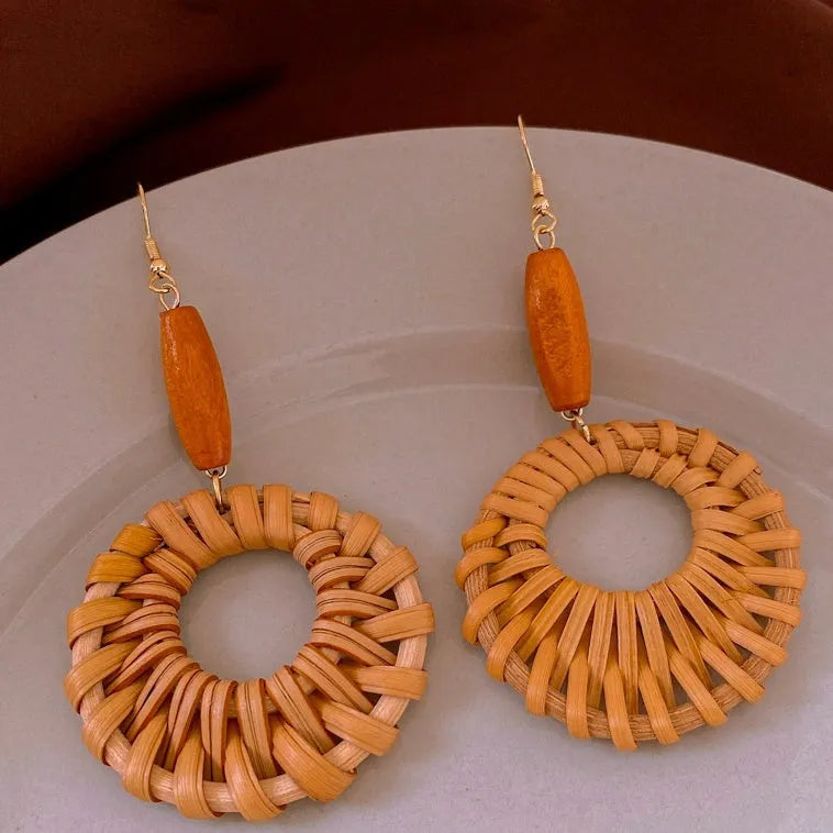 Vintage wooden bead rattan round earrings in brown with hand-woven geometric design