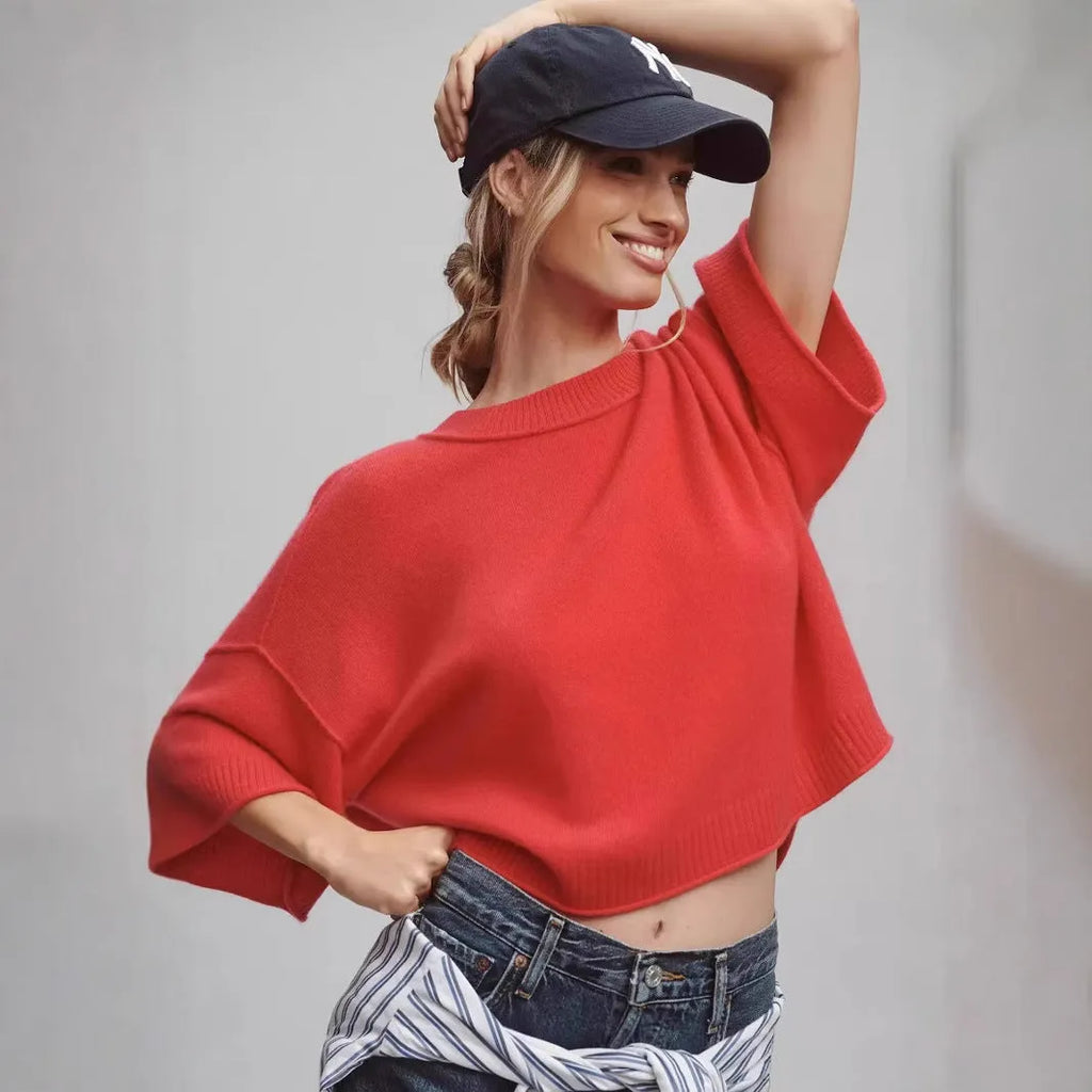 Red or white women's short viscose fibre T-shirt with an exposed navel design.