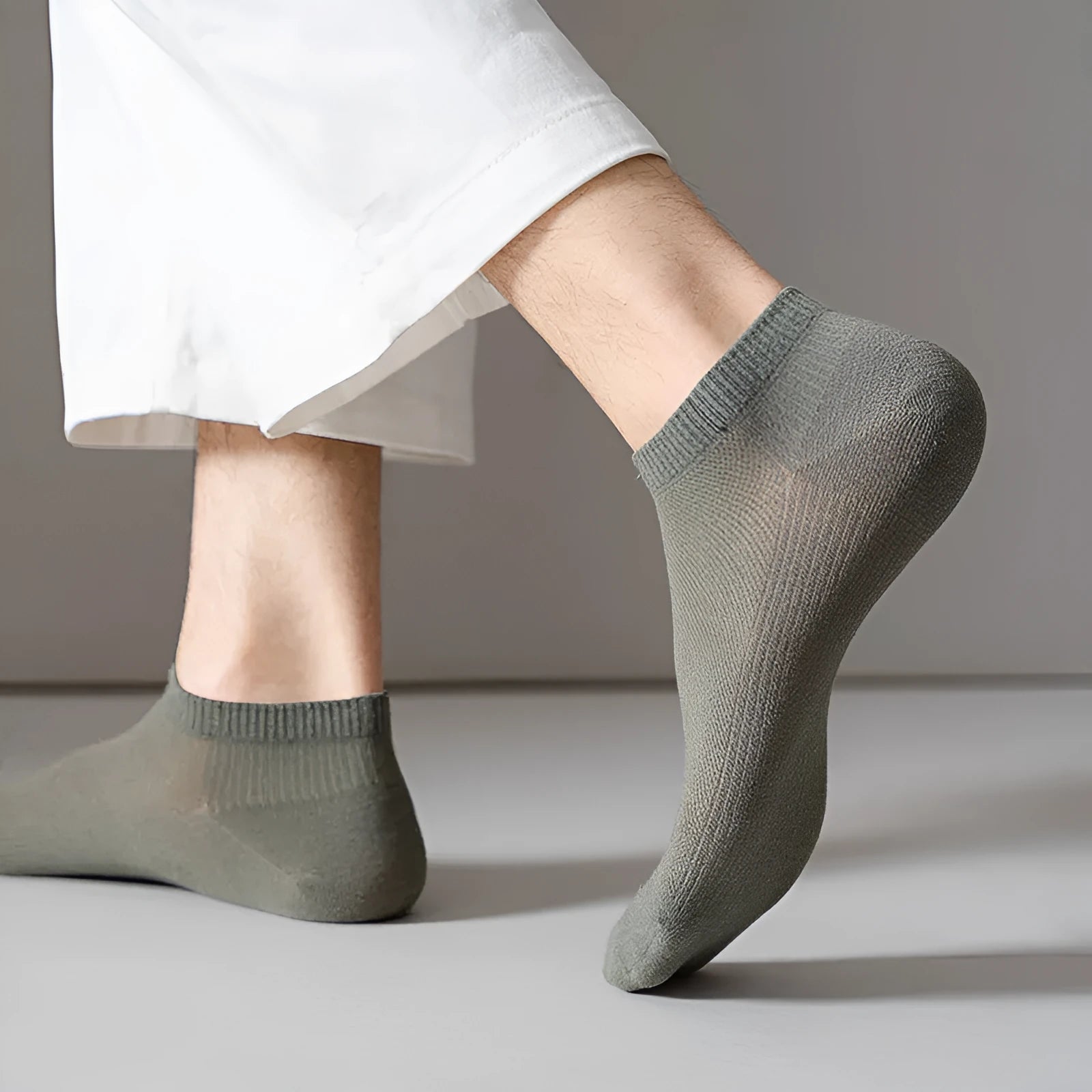 Solid colour polyester boat socks for men in low-cut athletic style