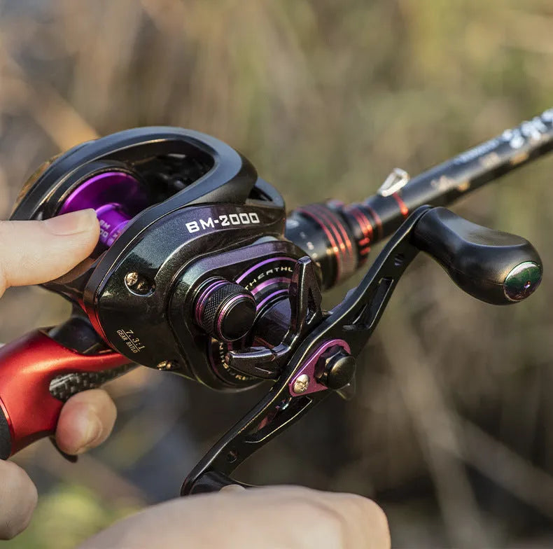 BM2000 fishing reel with magnetic brake and water drop spool in left-hand and right-hand models