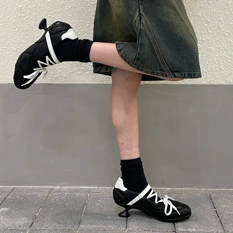 Women's creative lace-up bow sports shoes in four colours with mid heel and round toe design