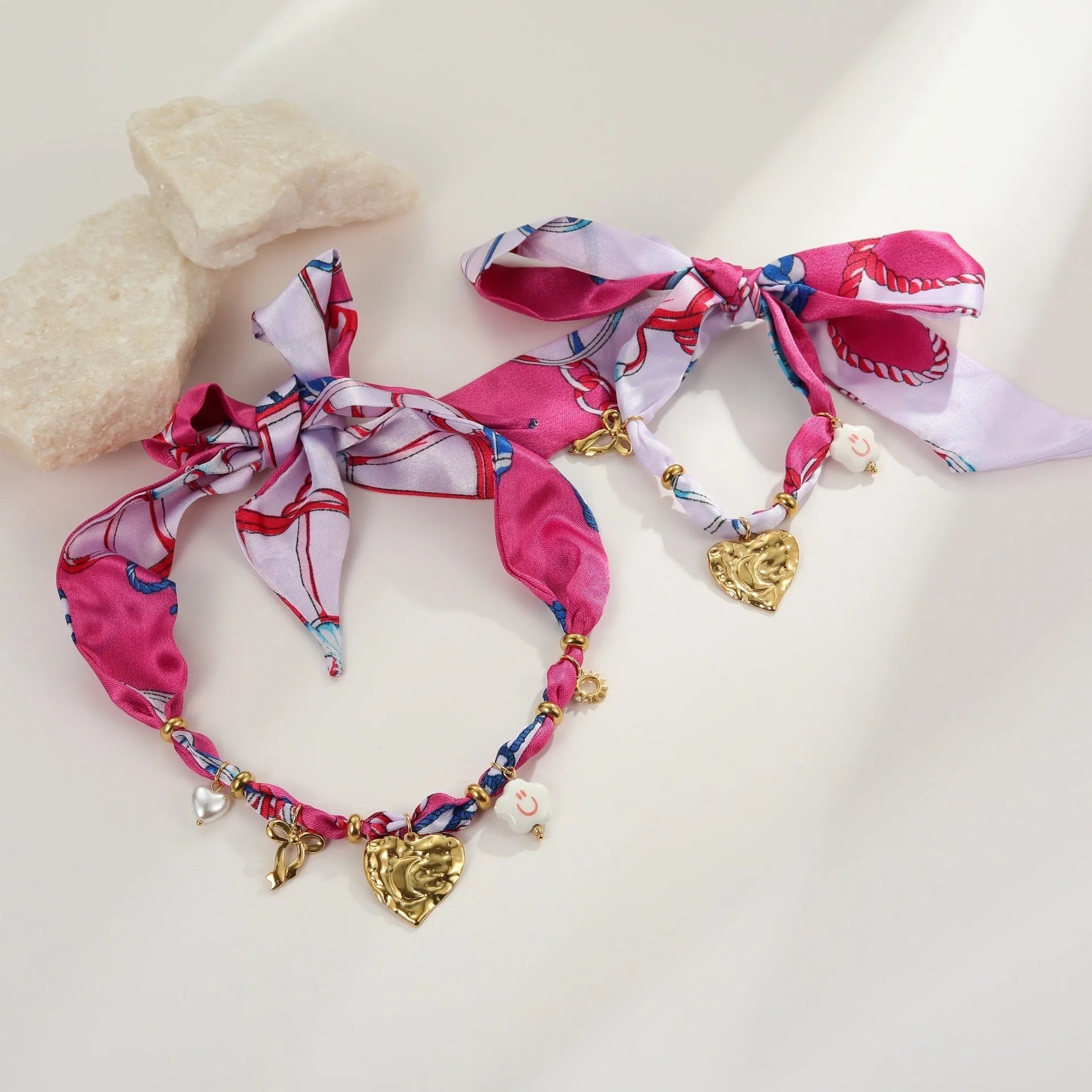 Geometric chain necklace and bracelet jewellery set in stainless steel with gold electroplated finish