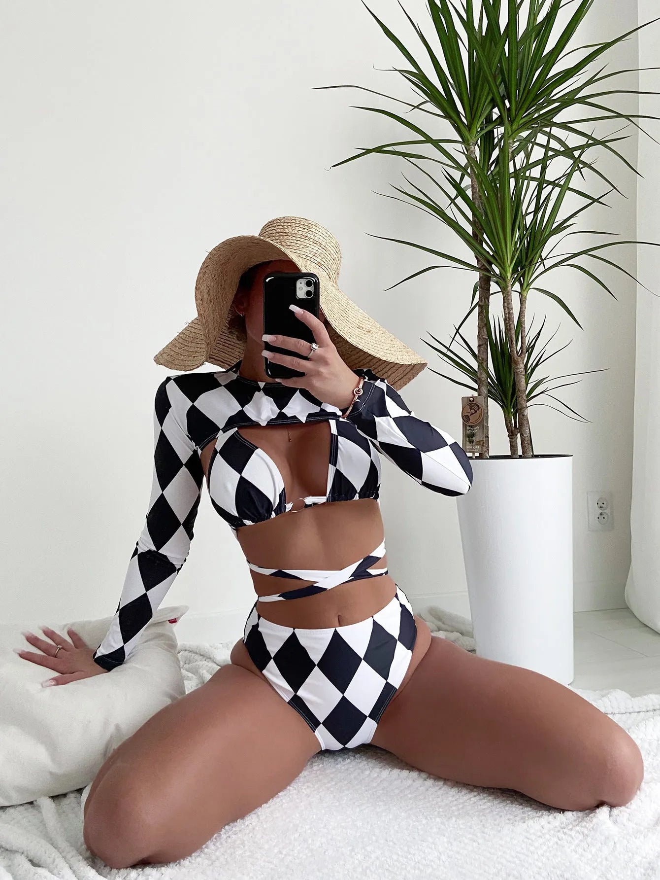 Plaid pattern long sleeve three-piece ladies bikini set for swimming