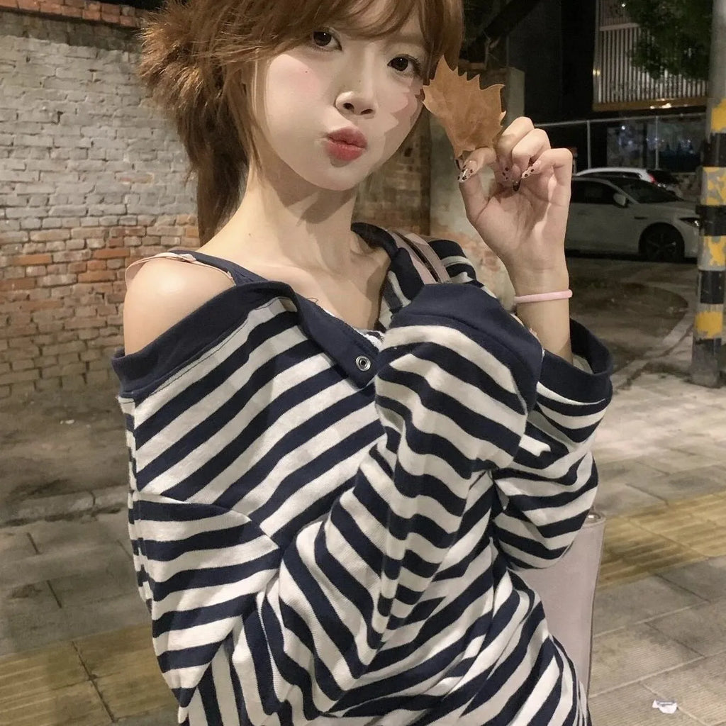 Dark blue women's oversized Korean-style long-sleeved T-shirt with embroidery and striped details