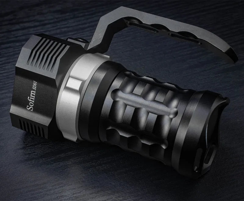 Aluminium alloy diving tube flashlight with over 350 lumens output, 18cm long.
