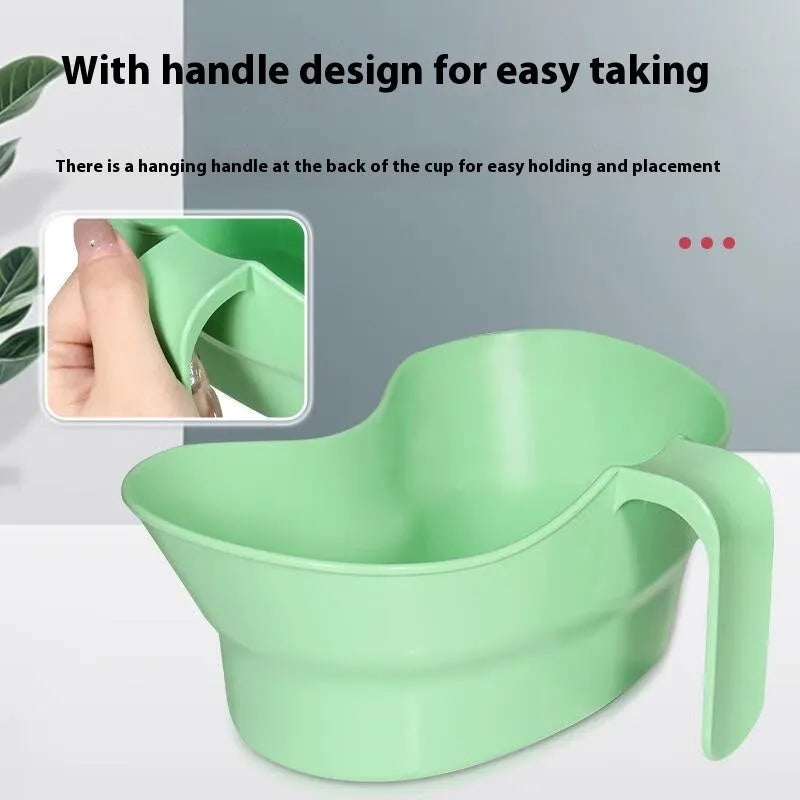 Green plastic nursing gargle cup with soft silicone spout for bedridden elderly oral care