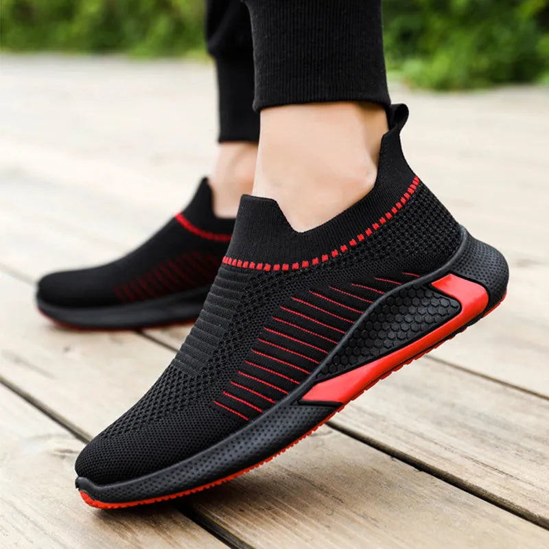 Men's low-top striped sneakers with flyknit mesh upper and slip-on lace design